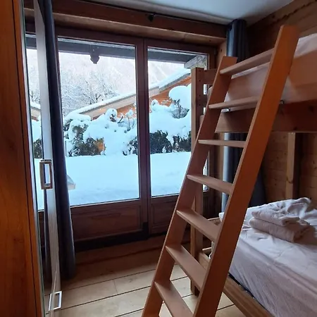 Inouk 4 People Center Chalet