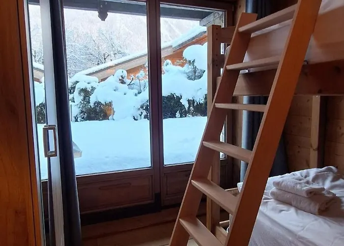 Inouk 4 People Center Chalet